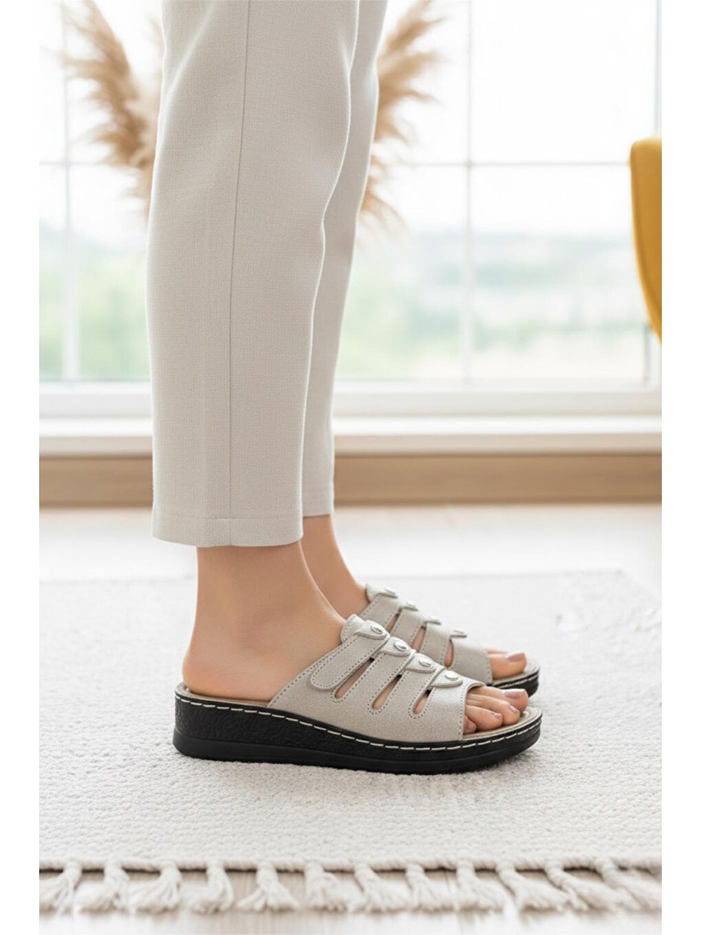 Ekru Awx Taşlı Lazer Kesim Detaylı Dolgu Taban Kadın Terlik Yeni Sezon-1