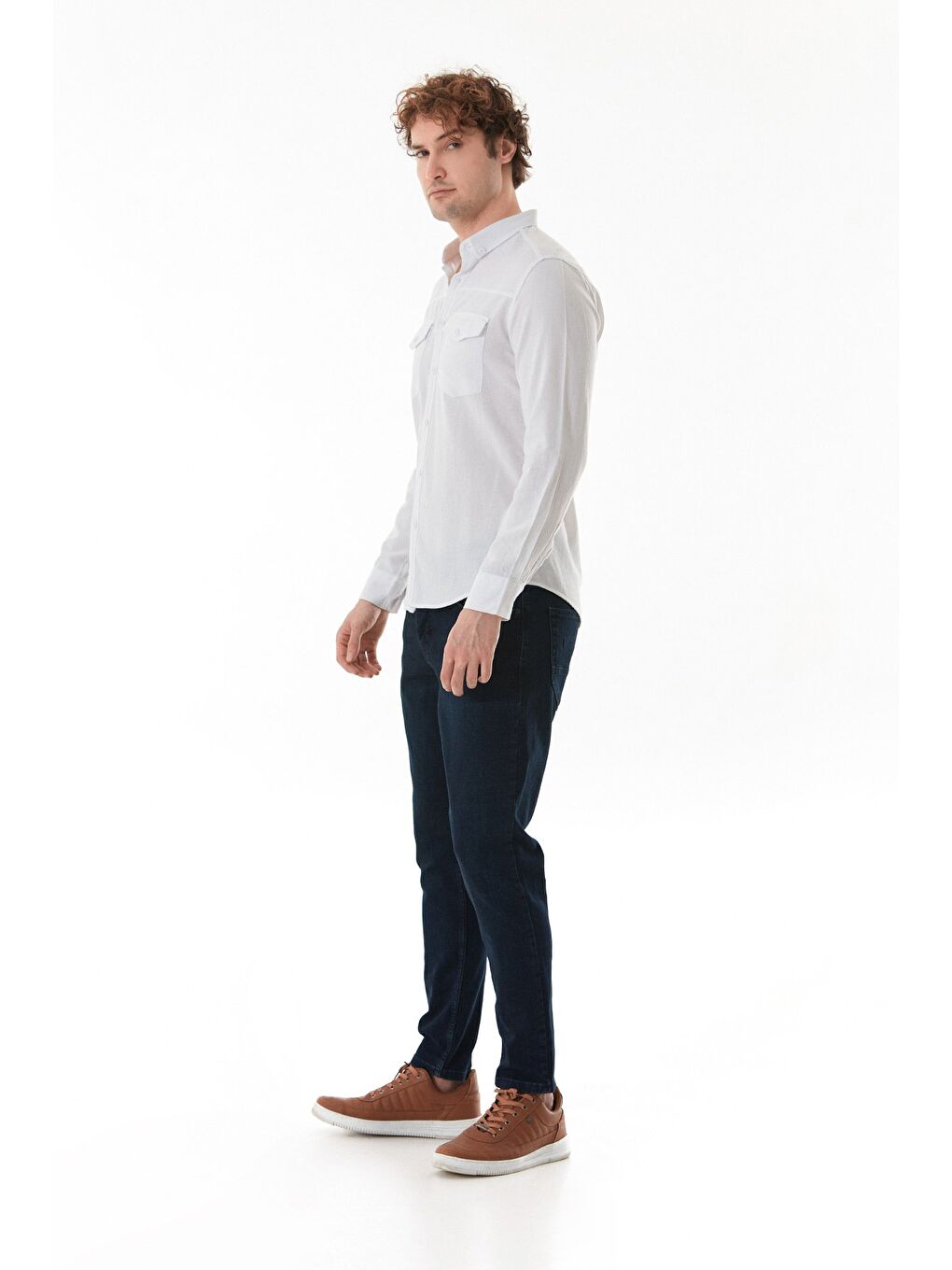 Beyaz Çift Cepli Düğmeli Gömlek-3