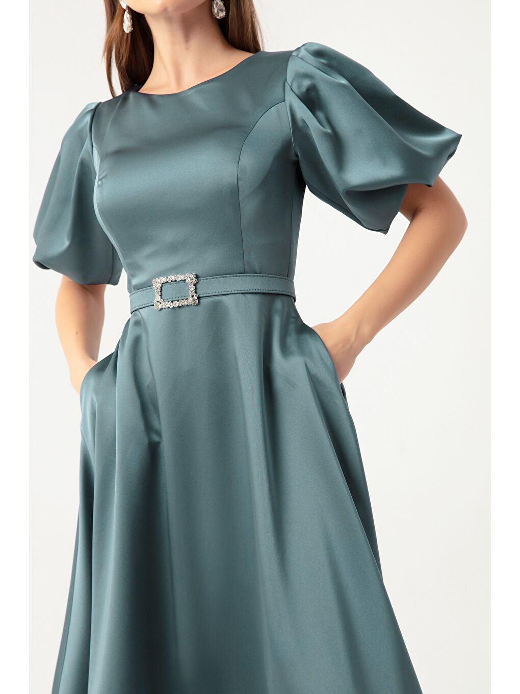 Mavi Kadın Firuze Balon Kollu Taşlı Kemerli Mini Saten Abiye Elbise-3