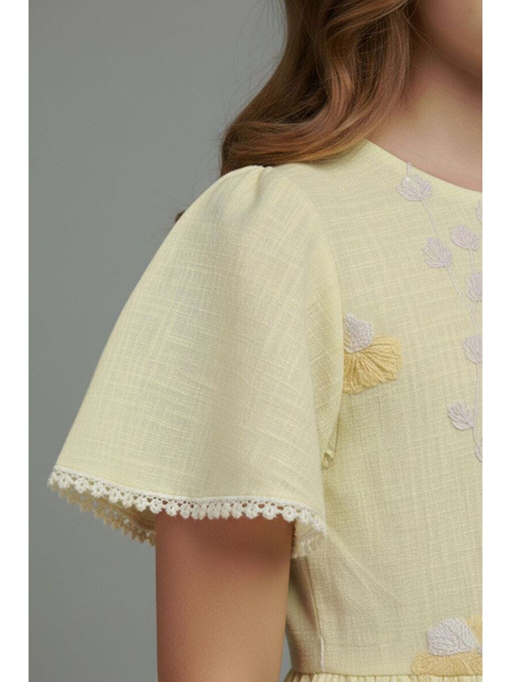 Sarı Kız Çocuk Çiçek İşlemeli Çantalı Kısa Kollu Elbise-3