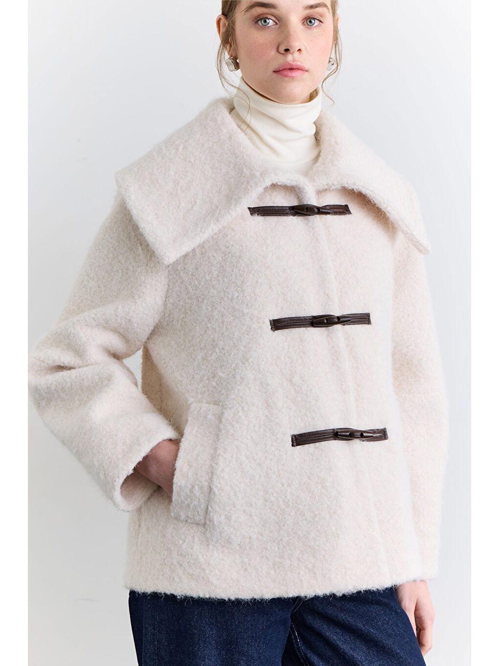 Düğmeli Geniş Yaka Kaban Ekru-1