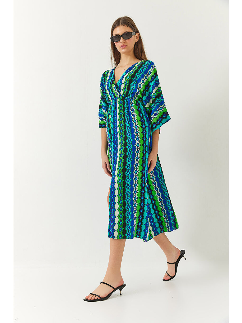 Turuncu Kadın Kruvaze V Yaka Önden Yırtmaç Detaylı Desenli Elbise-2