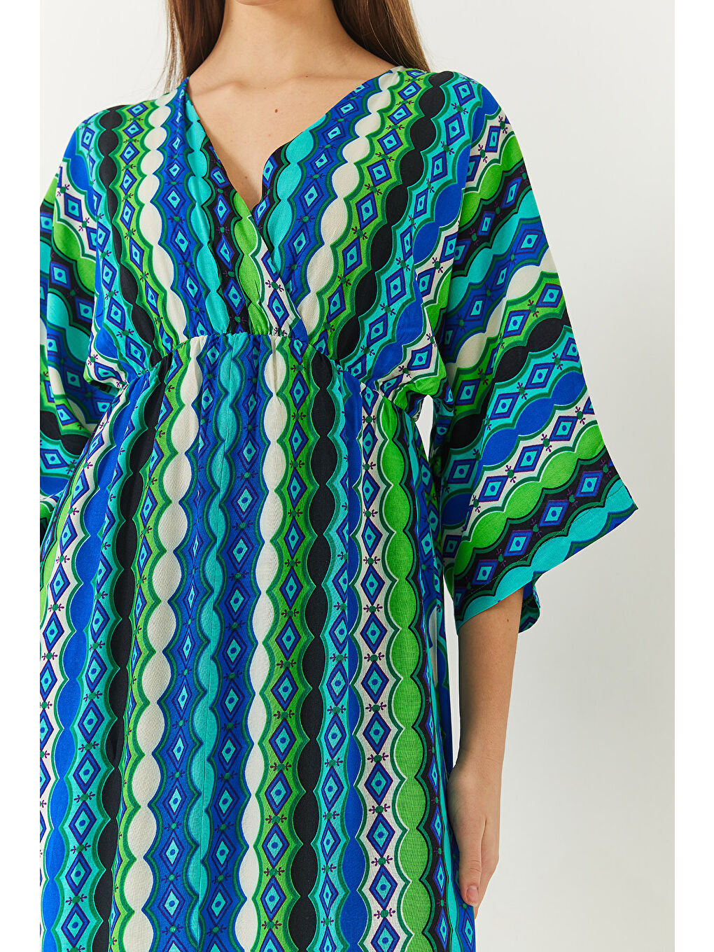 Turuncu Kadın Kruvaze V Yaka Önden Yırtmaç Detaylı Desenli Elbise-4