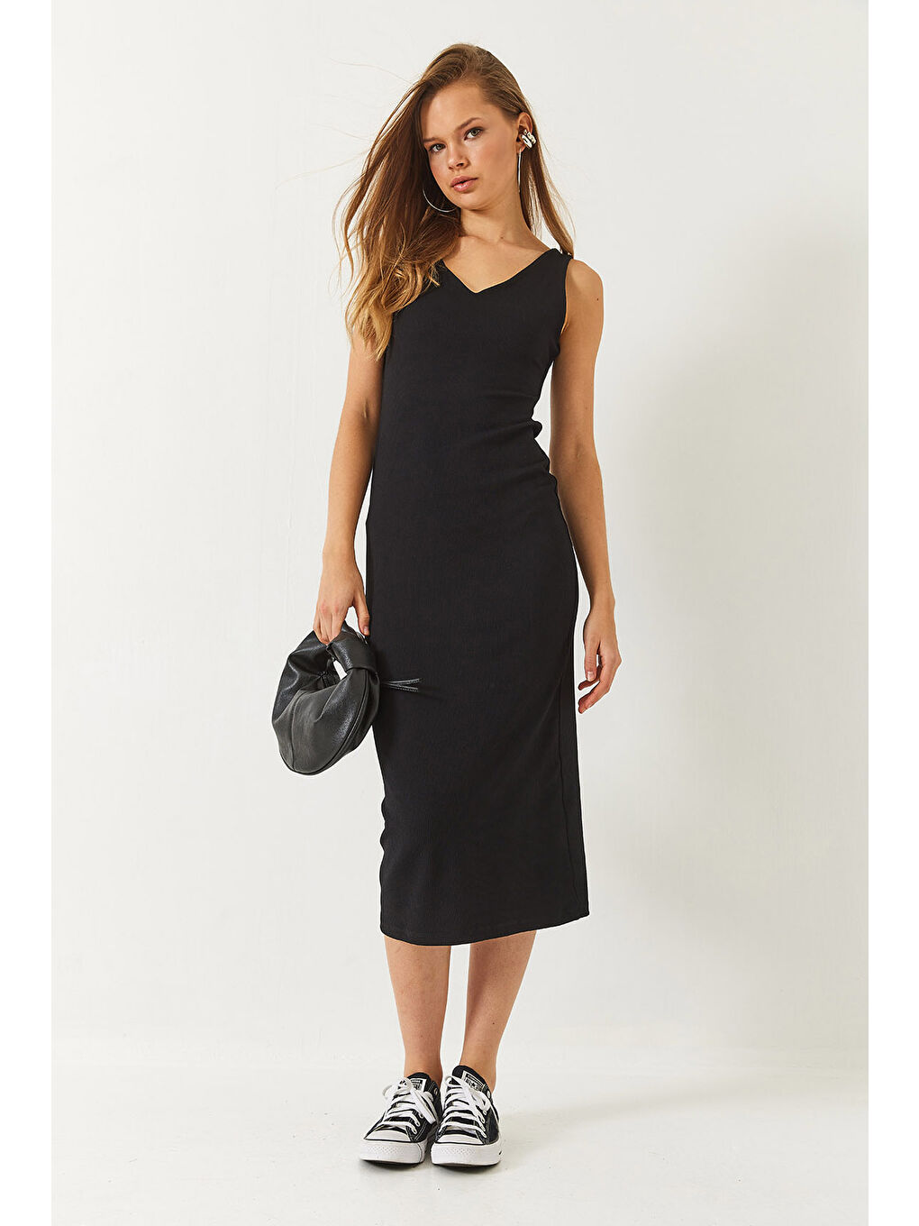 Siyah Kadın V Yaka Kalın Askılı Midi Boy Basic Elbise-1