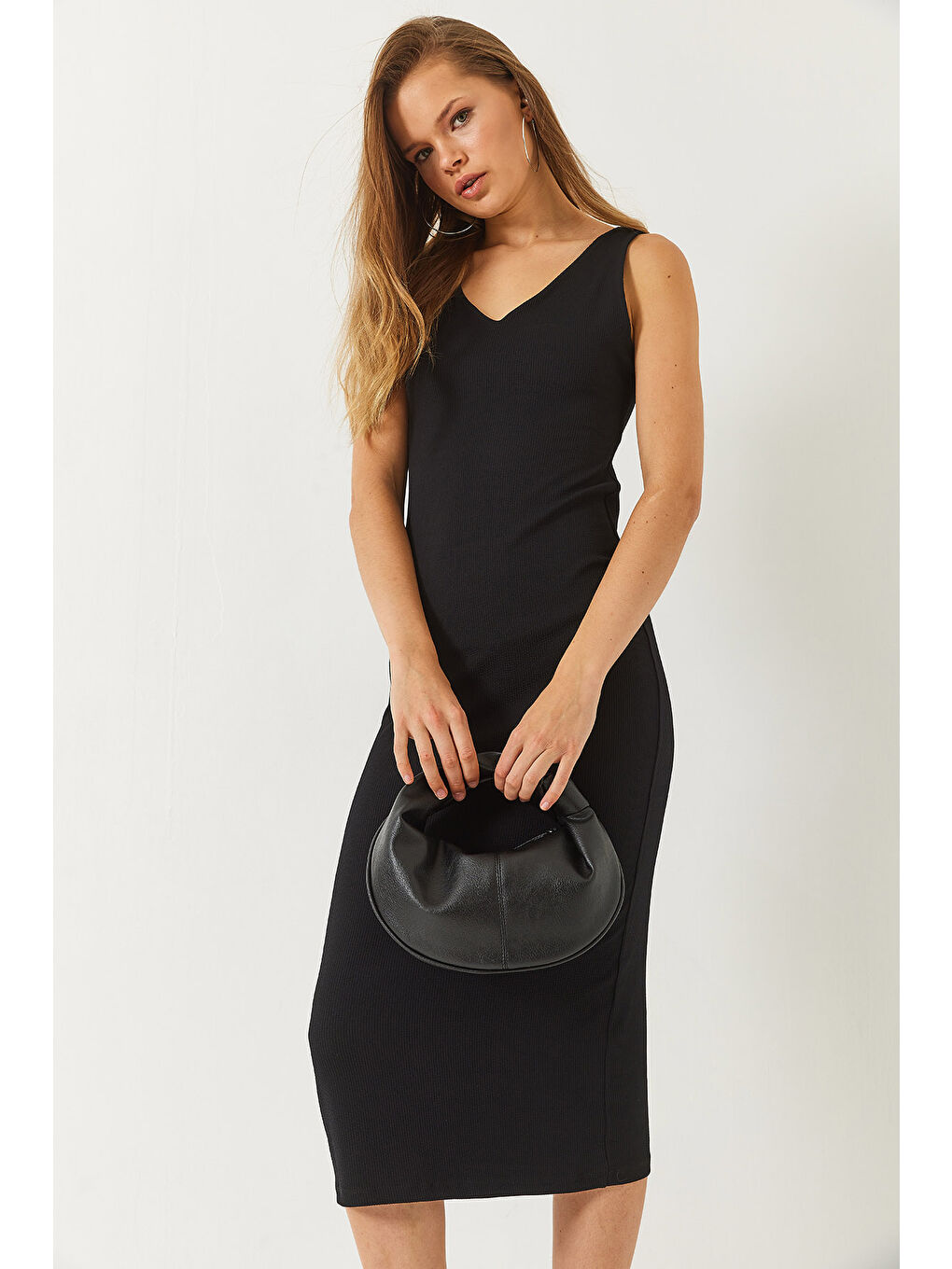 Siyah Kadın V Yaka Kalın Askılı Midi Boy Basic Elbise-4