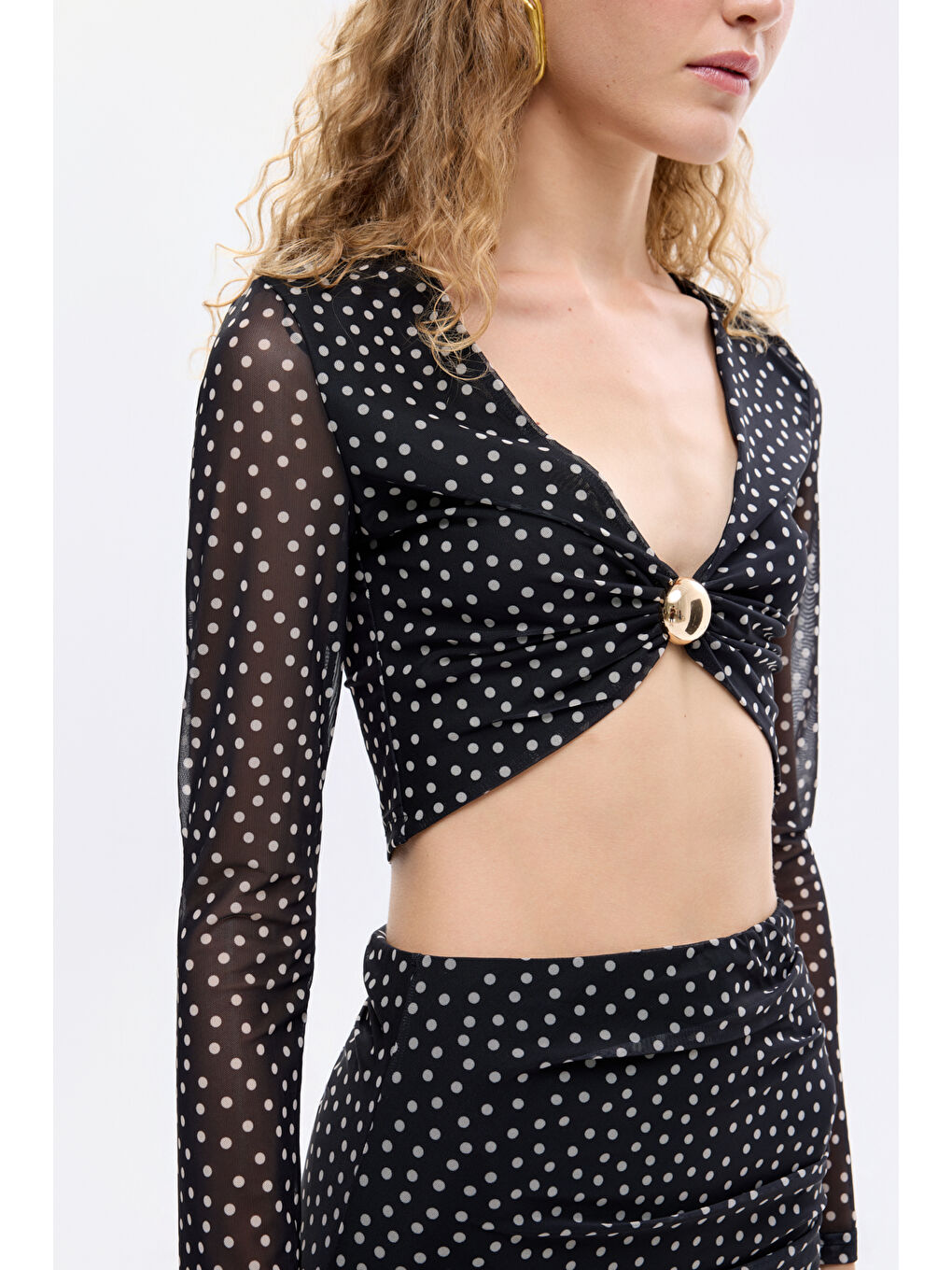 Puantiyeli Toka Aksesuarlı Transparan Bluz Siyah-2