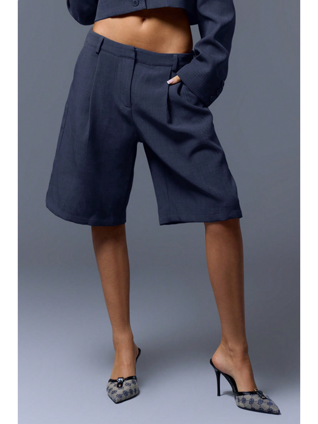 Lacivert Pileli Kadın Bermuda Şort-1