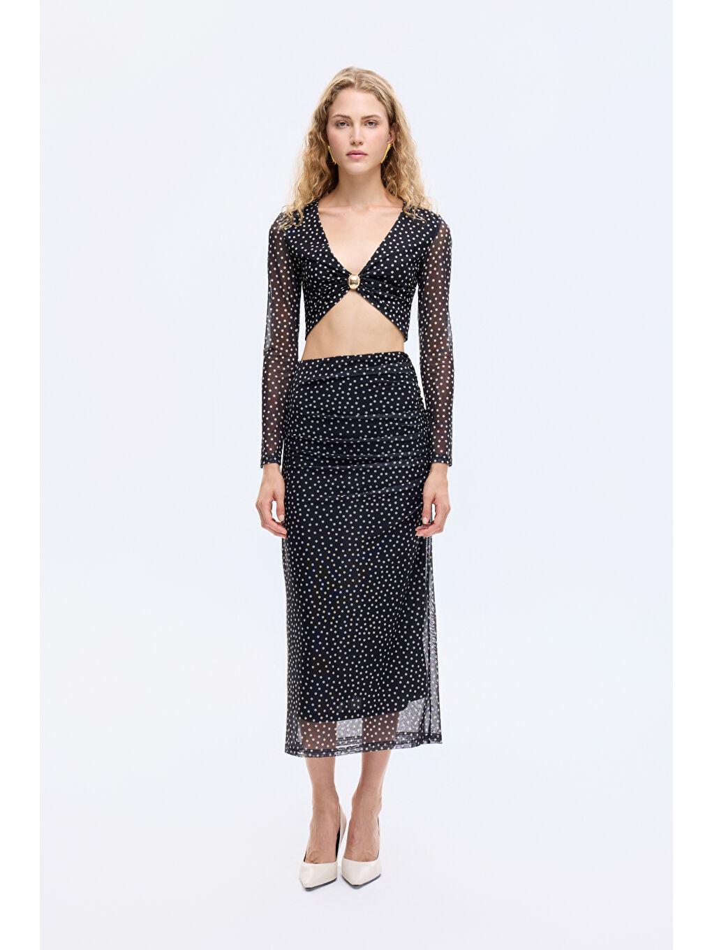 Puantiyeli Toka Aksesuarlı Transparan Bluz Siyah-3