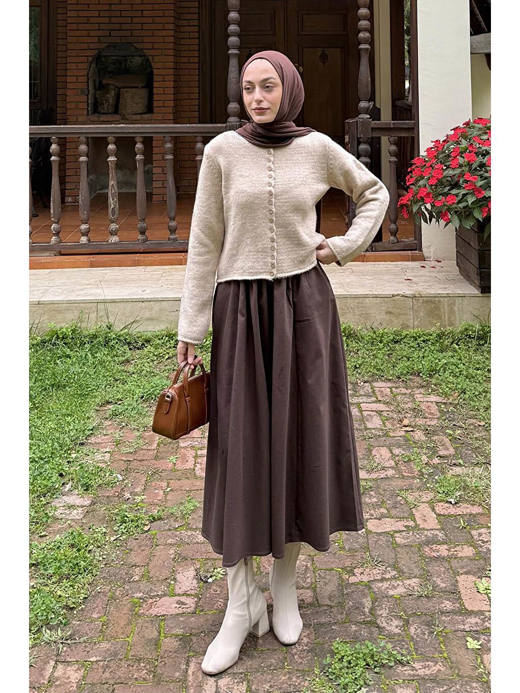 Düğme Detaylı Hırka Bej