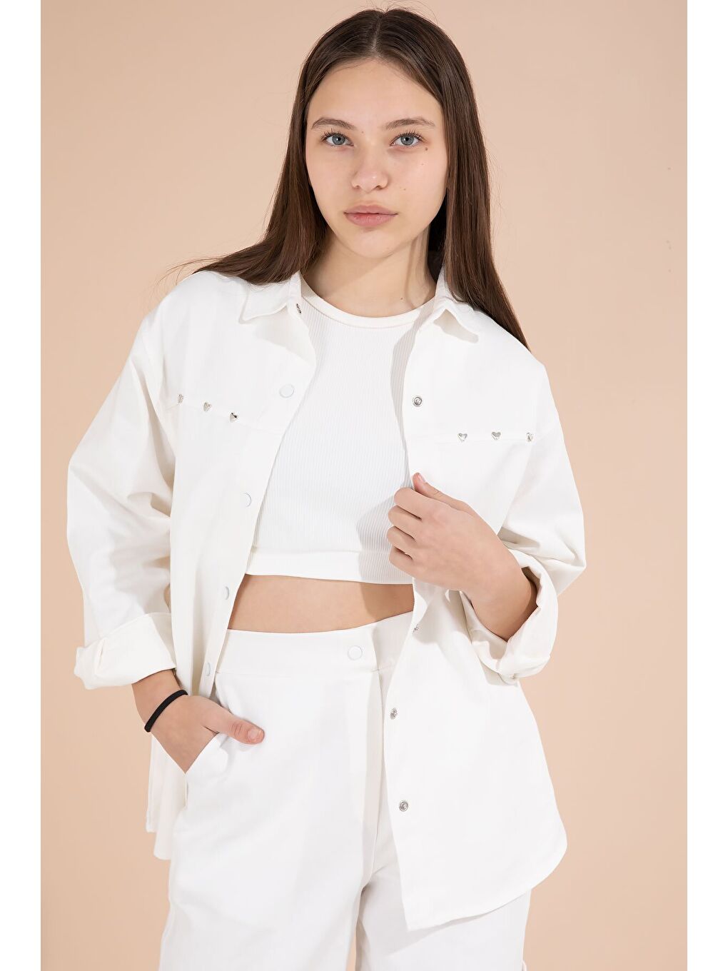 Beyaz Kalp İşlemeli Gömlekli Geniş Paça Pantolonlu Kız Çocuk Gabardin Takım 23553-1