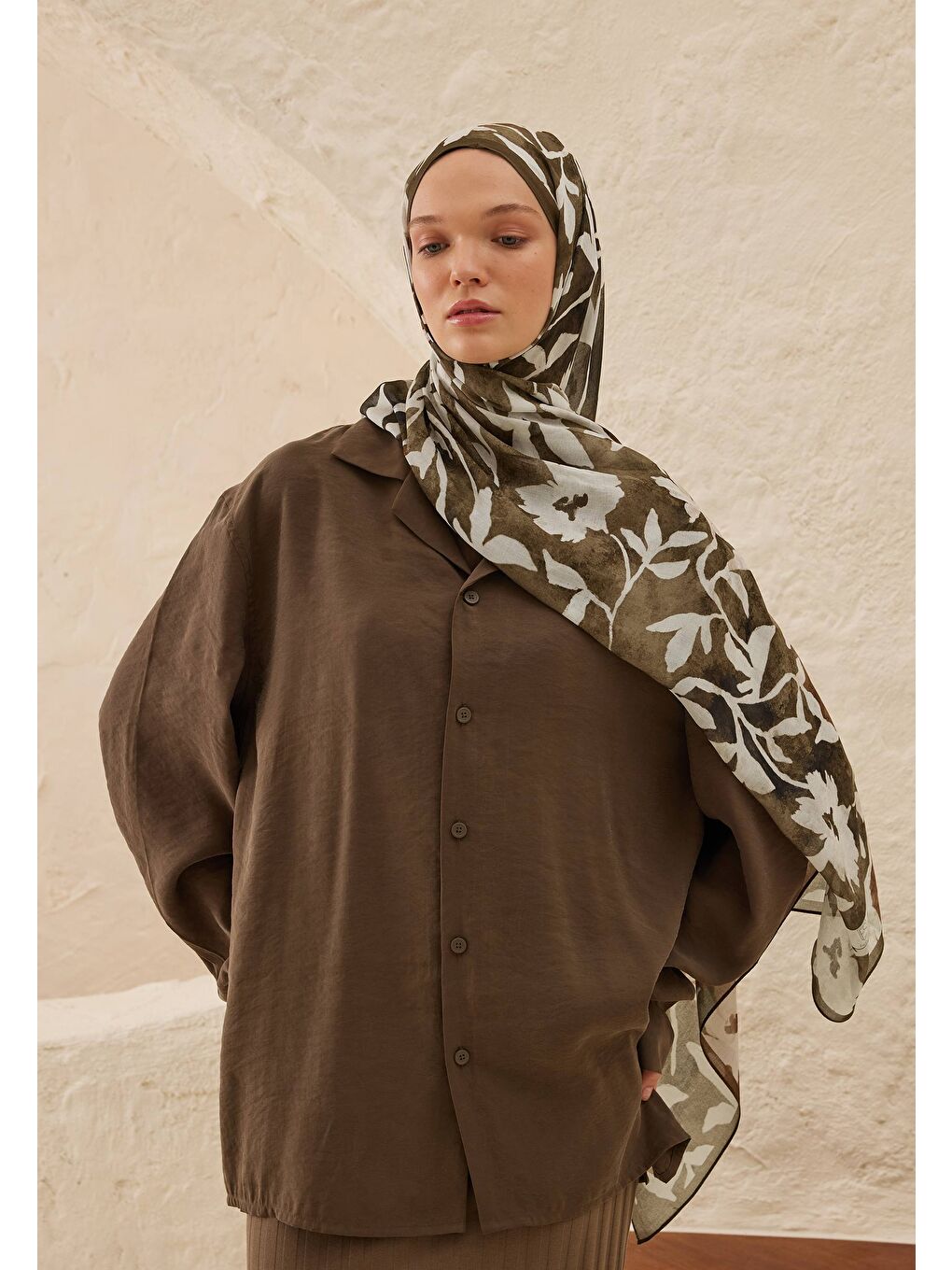 Kahverengi Petunia Desen Rami Şal Toprak-1