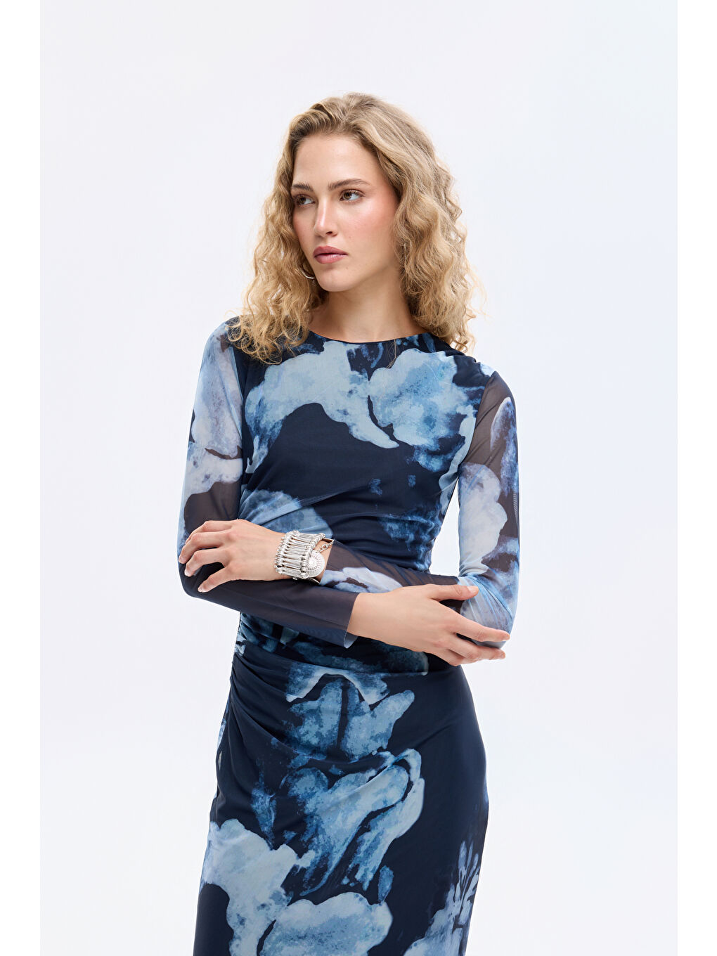 Sulu Boya Çiçek Desenli Drapeli Tül Elbise Lacivert-2