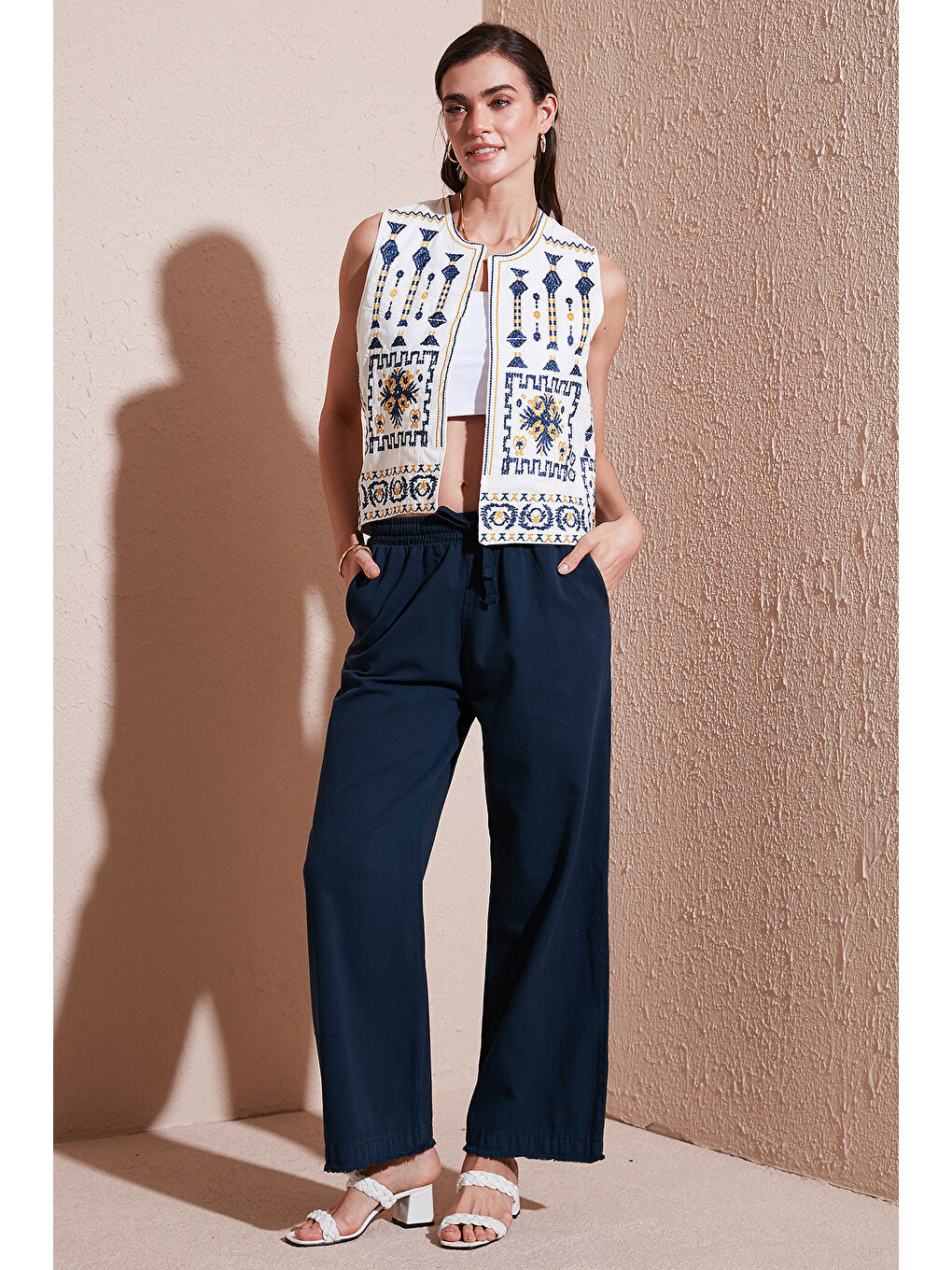 Lacivert Pamuklu Belden Bağlamalı Yüksek Bel Geniş Paça Cepli Regular Fit Kadın Pantolon 668Yp4760