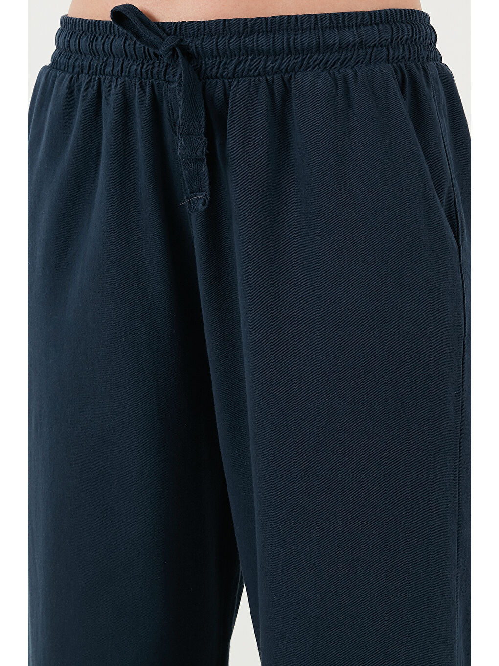 Lacivert Pamuklu Belden Bağlamalı Yüksek Bel Geniş Paça Cepli Regular Fit Kadın Pantolon 668Yp4760-5
