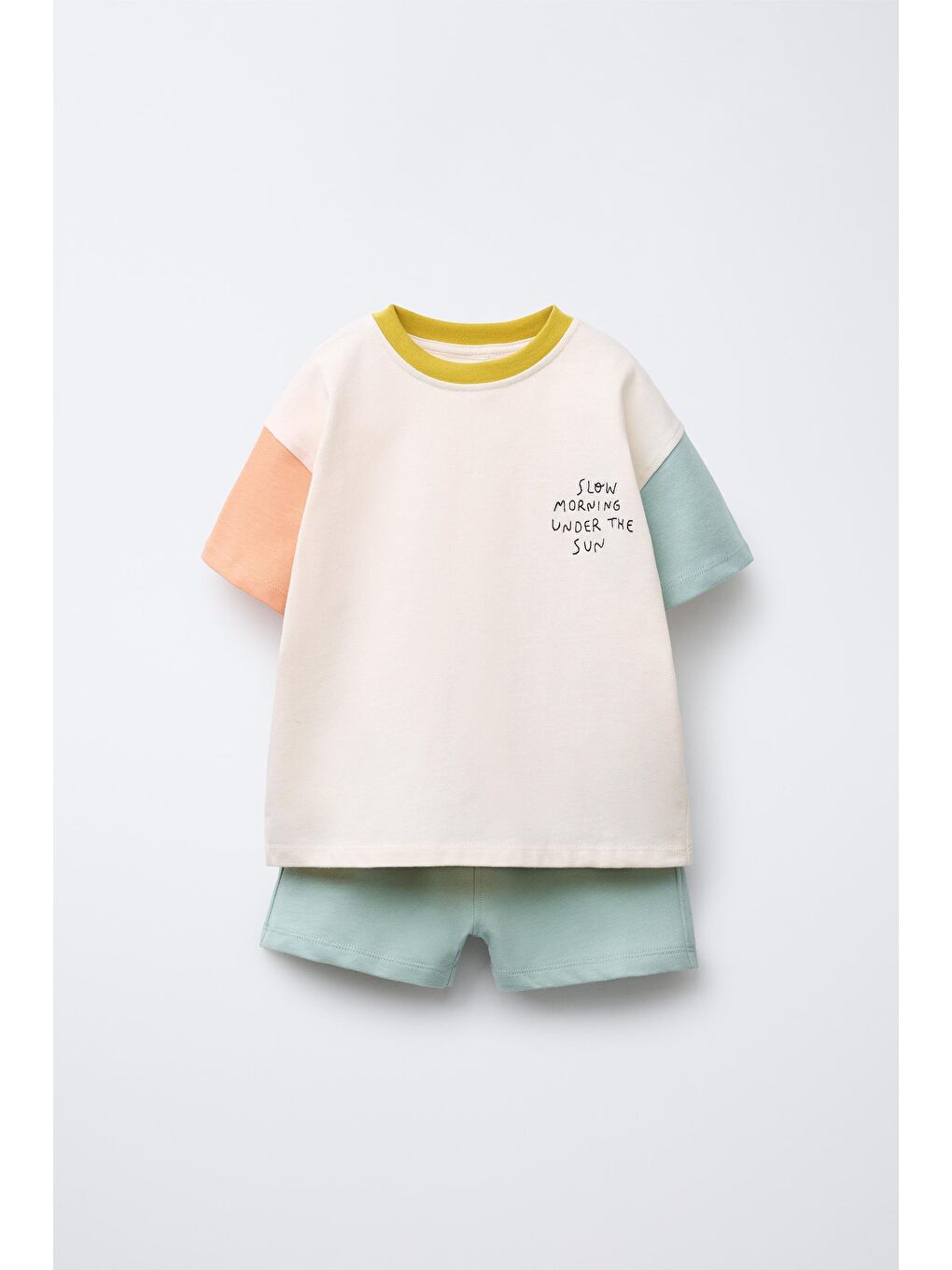 Karışık Çocuk Pamuklu Ekru Renk Bloklu T-Shirt Ve Mint Şort Takım