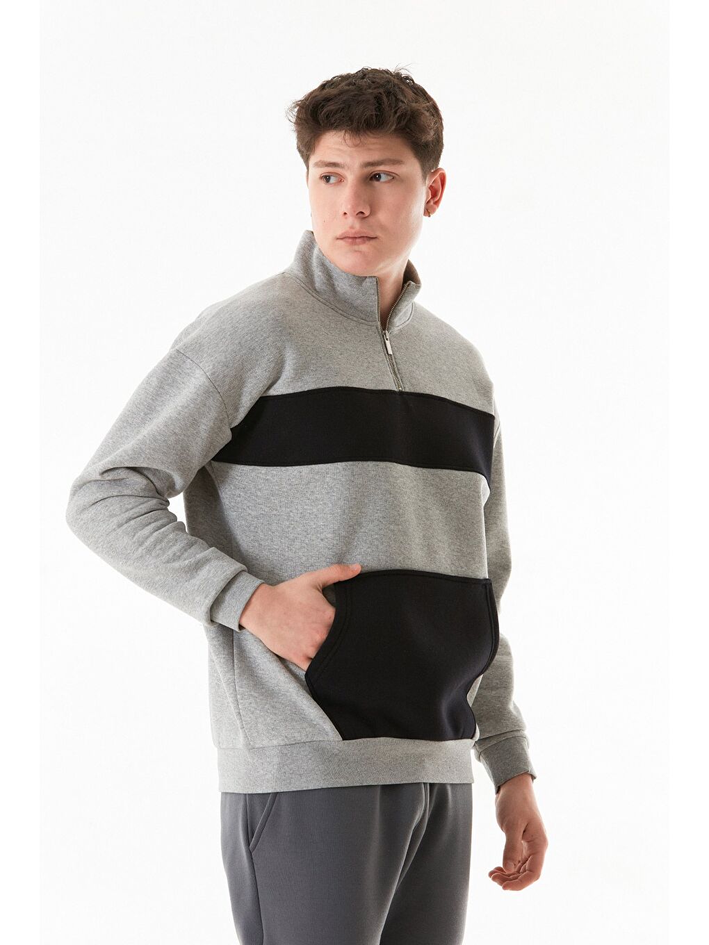 Gri 3 İplik Renk Bloklu Yarım Fermuarlı Kanguru Cep Sweatshirt