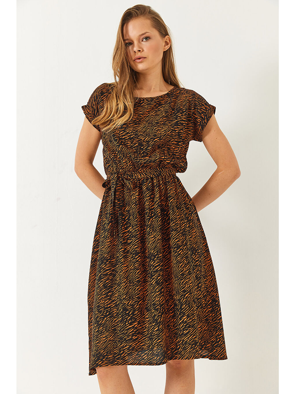 Siyah Kadın Multi Desenli Beli Lastikli Kuşaklı Kısa Kollu Viskon Elbise-4