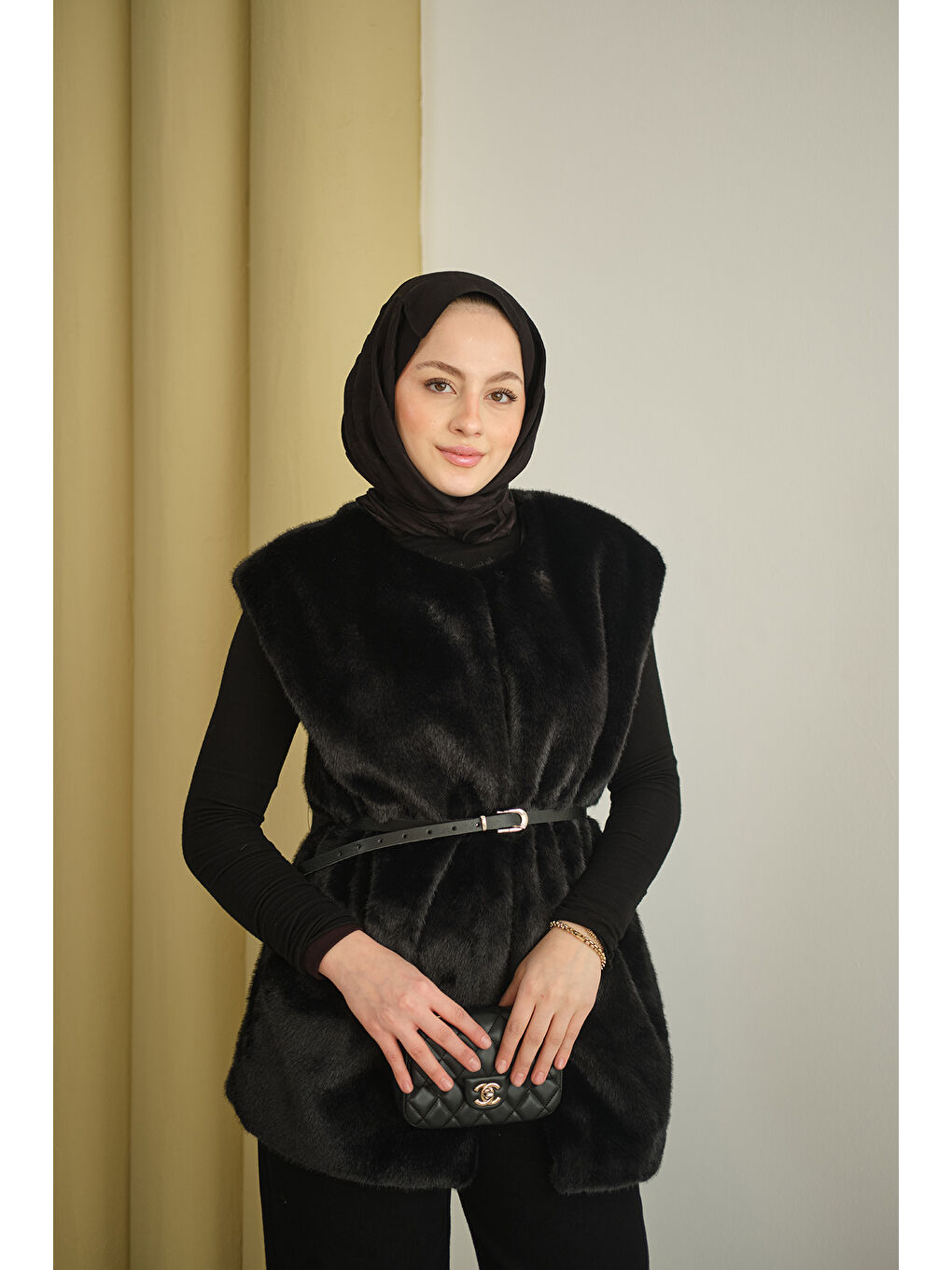 Kadın Kemer Detay Pelüş Yelek Siyah-2