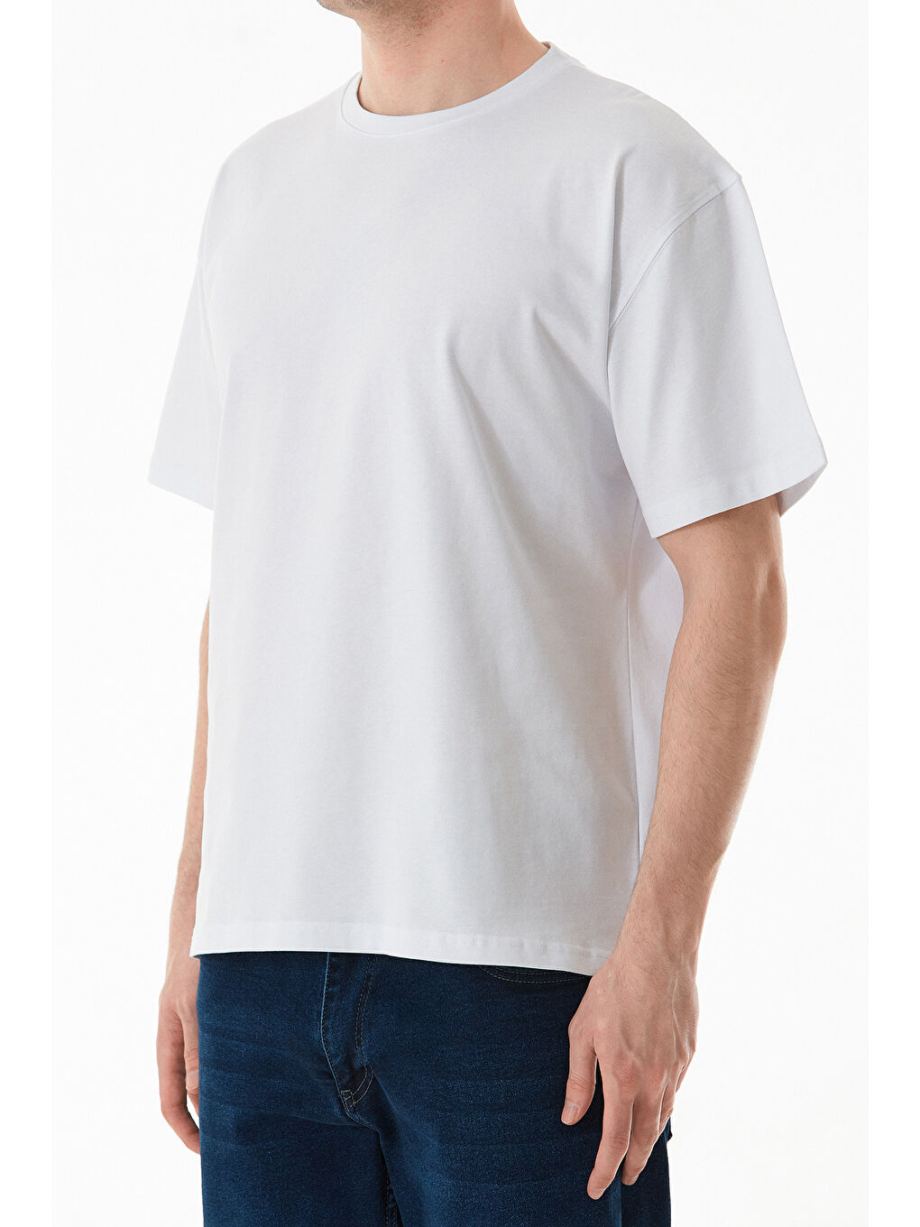 Beyaz Basic Bisiklet Yaka Oversize Tişört-4