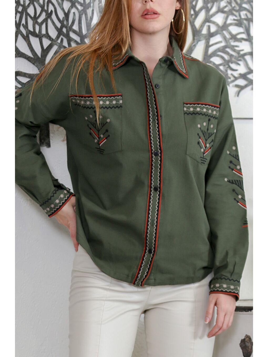 Koyu Yeşil Gömlek Yaka Uzun Kol Çift Cepli Yaka Ve Kol Ucu Nakışlı Dokuma Casual Gömlek-2