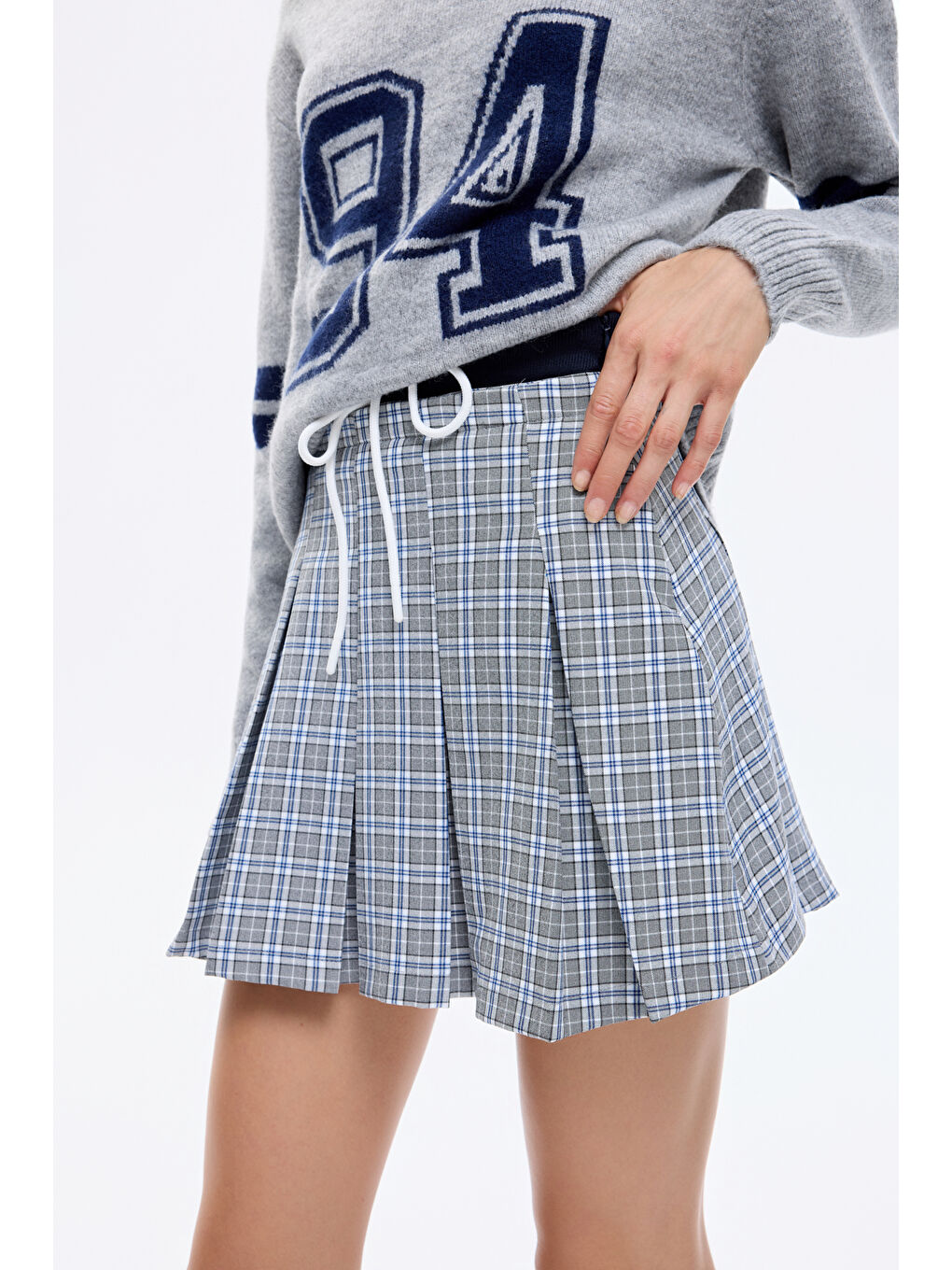 Ekose Desenli Beli Bağcıklı Pileli Mini Etek Gri-2