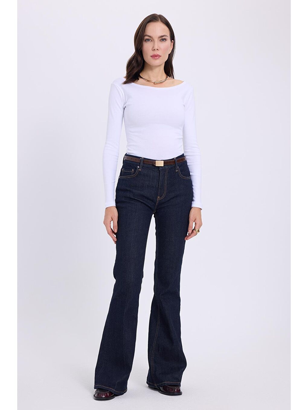 Kadın Slim Fit Dar Kesim Pamuklu Modal Kumaş Uzun Kollu Kayık Yaka Beyaz Bluz-4