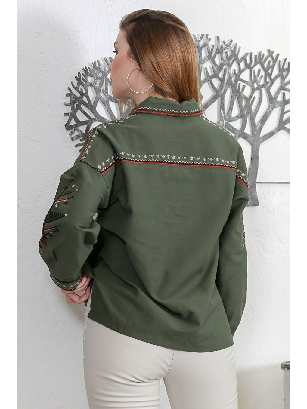 Koyu Yeşil Gömlek Yaka Uzun Kol Çift Cepli Yaka Ve Kol Ucu Nakışlı Dokuma Casual Gömlek-7