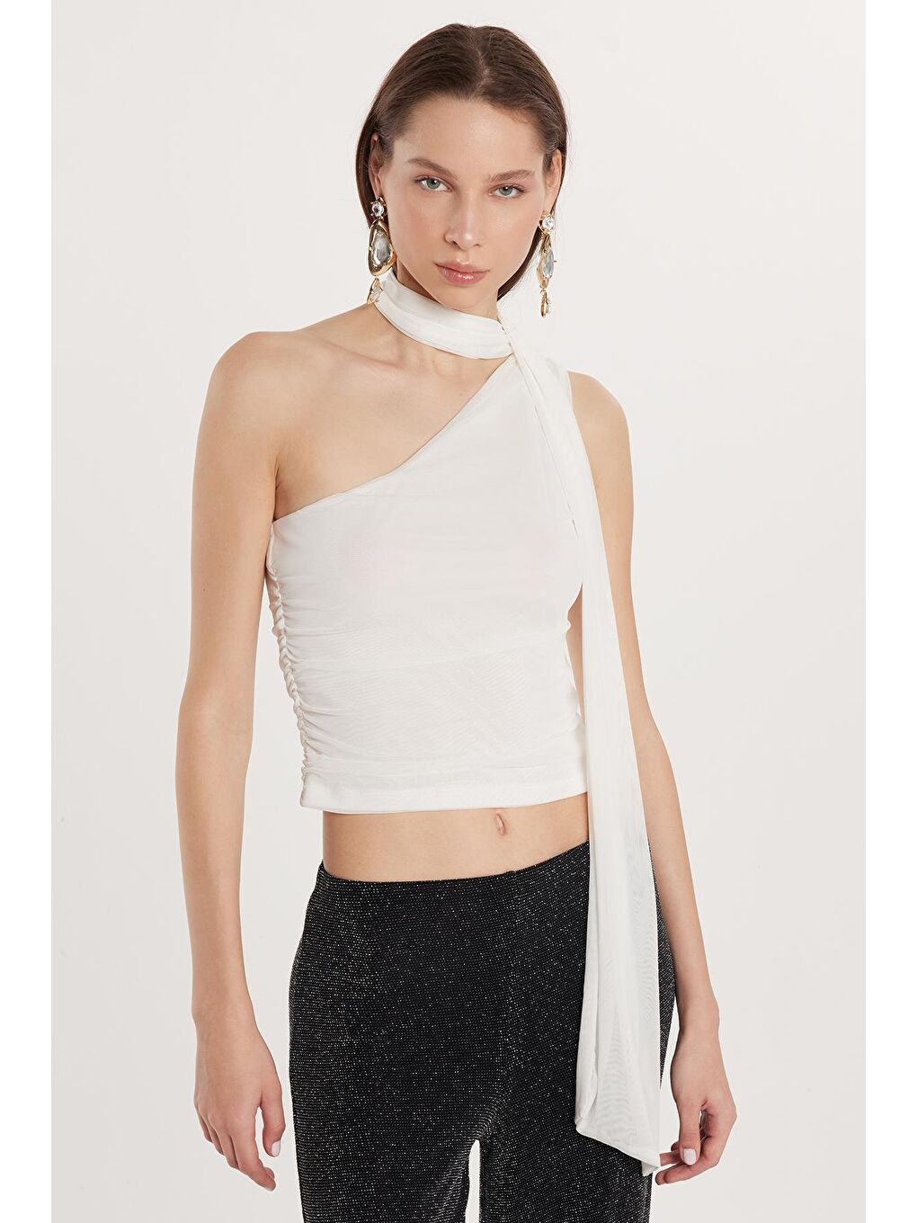 Ekru Kadın Standart Fit Tek Omuz Tül Detaylı Beyaz Bluz