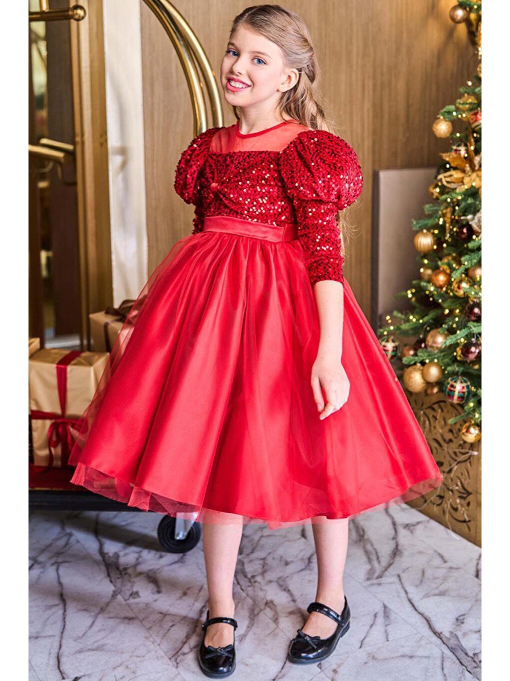 Kız Çocuk Kayık Yaka Şeffaf Tül ve Göğsü Kadife Pul Detaylı Eteği Kabarık Balon Kol Kırmızı Abiye-1