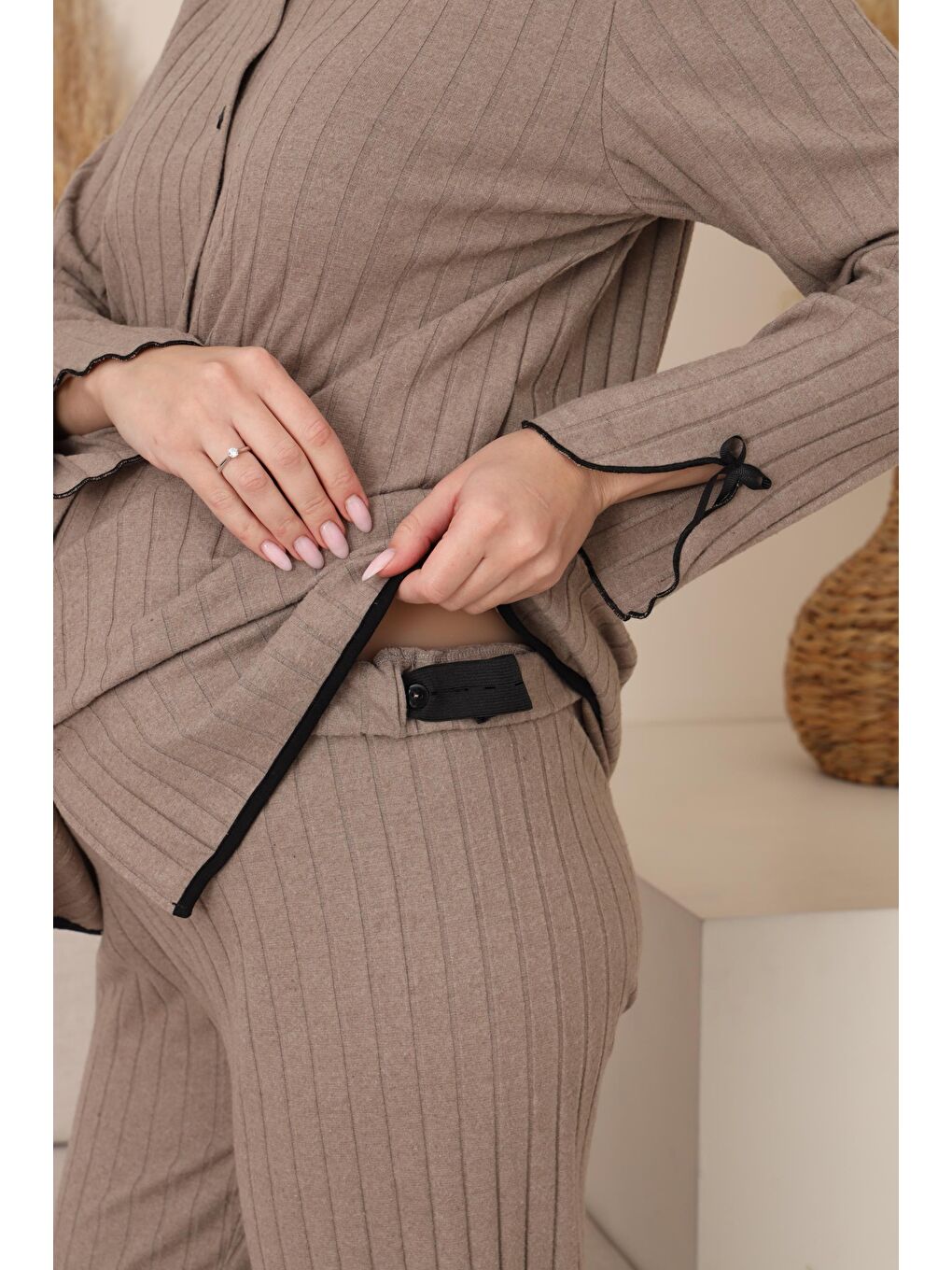 Kahverengi Soft Elegance Yumoş Düğmeli Ayarlanabilir Bel Lohusa Pijama Takımı-1