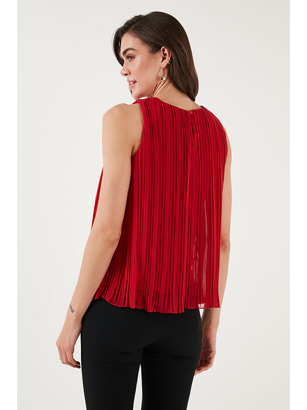 Kırmızı Astarlı Kalın Askılı Standart Fit Bisiklet Yaka Şifon Kadın Bluz 611Fb220-6