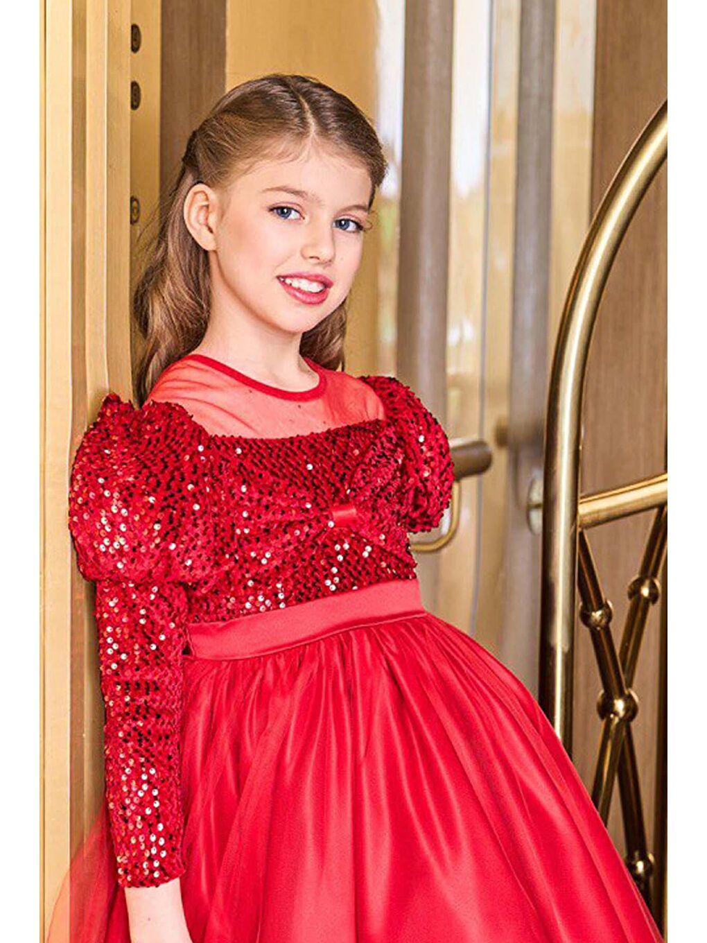 Kız Çocuk Kayık Yaka Şeffaf Tül ve Göğsü Kadife Pul Detaylı Eteği Kabarık Balon Kol Kırmızı Abiye-3