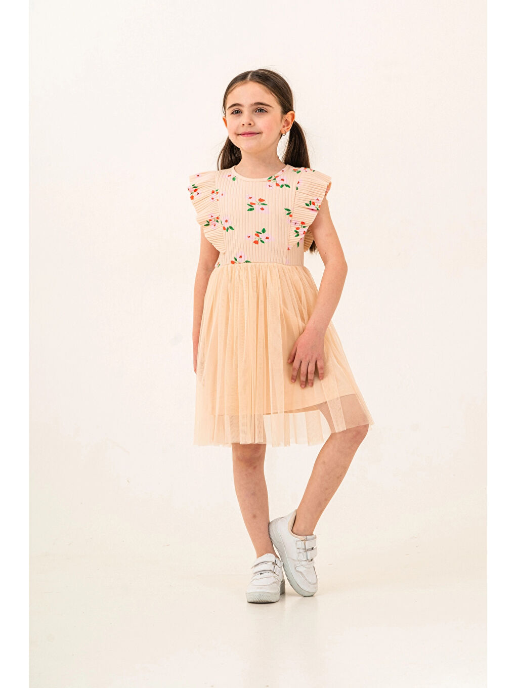 Bej Çiçek Desenli Fırfırlı Kız Çocuk Elbise 009-1