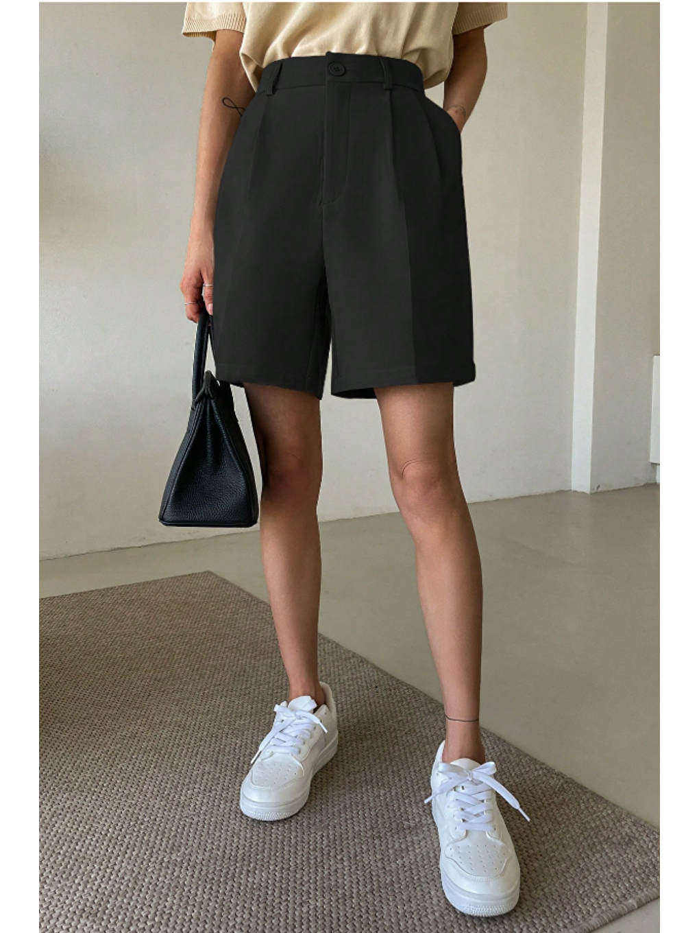 Kadın Kısa Paça Yüksek Bel Oversize Fermuarlı Siyah Şort-1