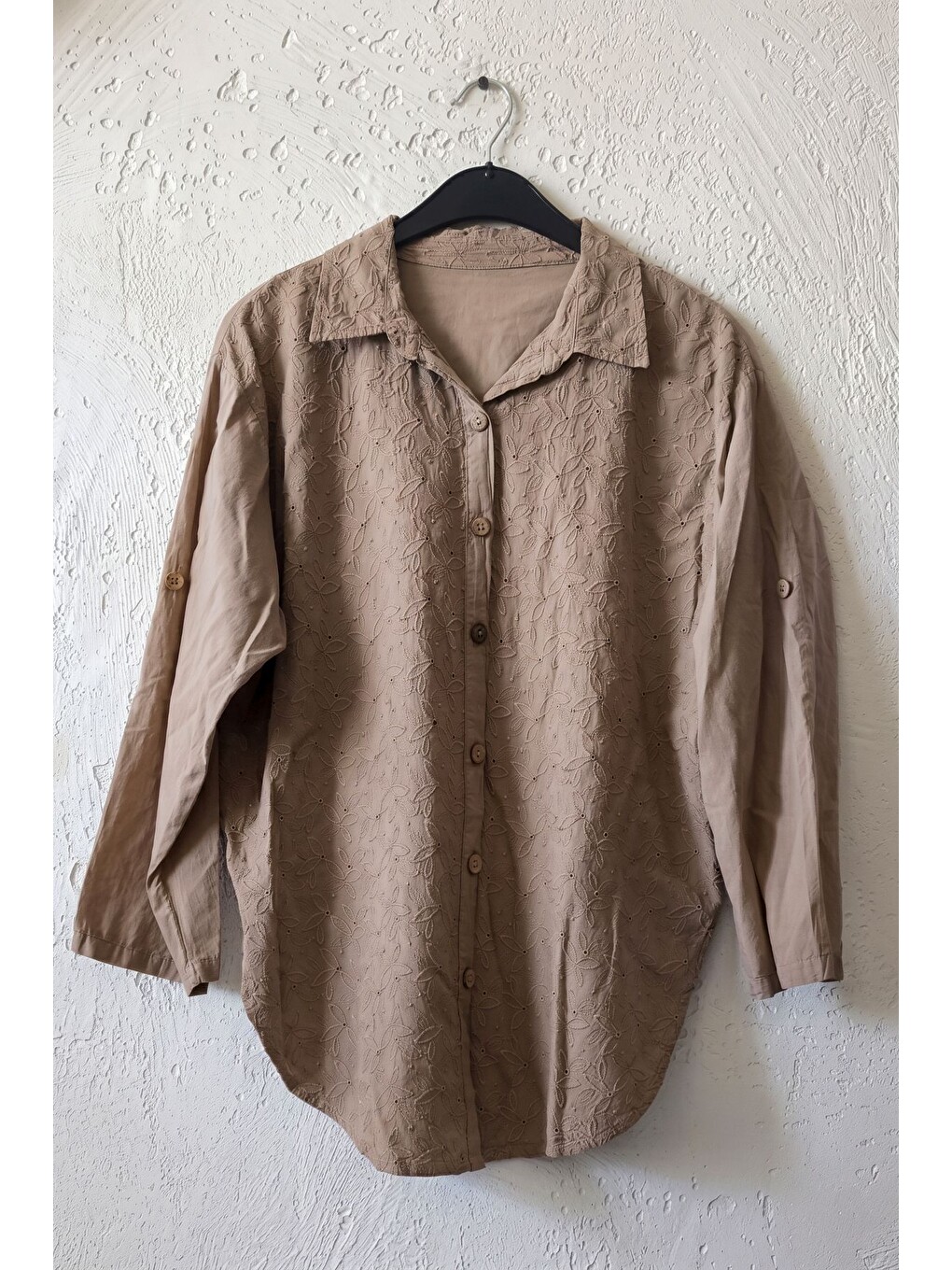 Kahverengi Camel Gömlek Yaka 3/4 Kol Düğmeli Brodeli Delikişi Nakışlı Casual Pamuklu Dokuma Gömlek 70 60-1