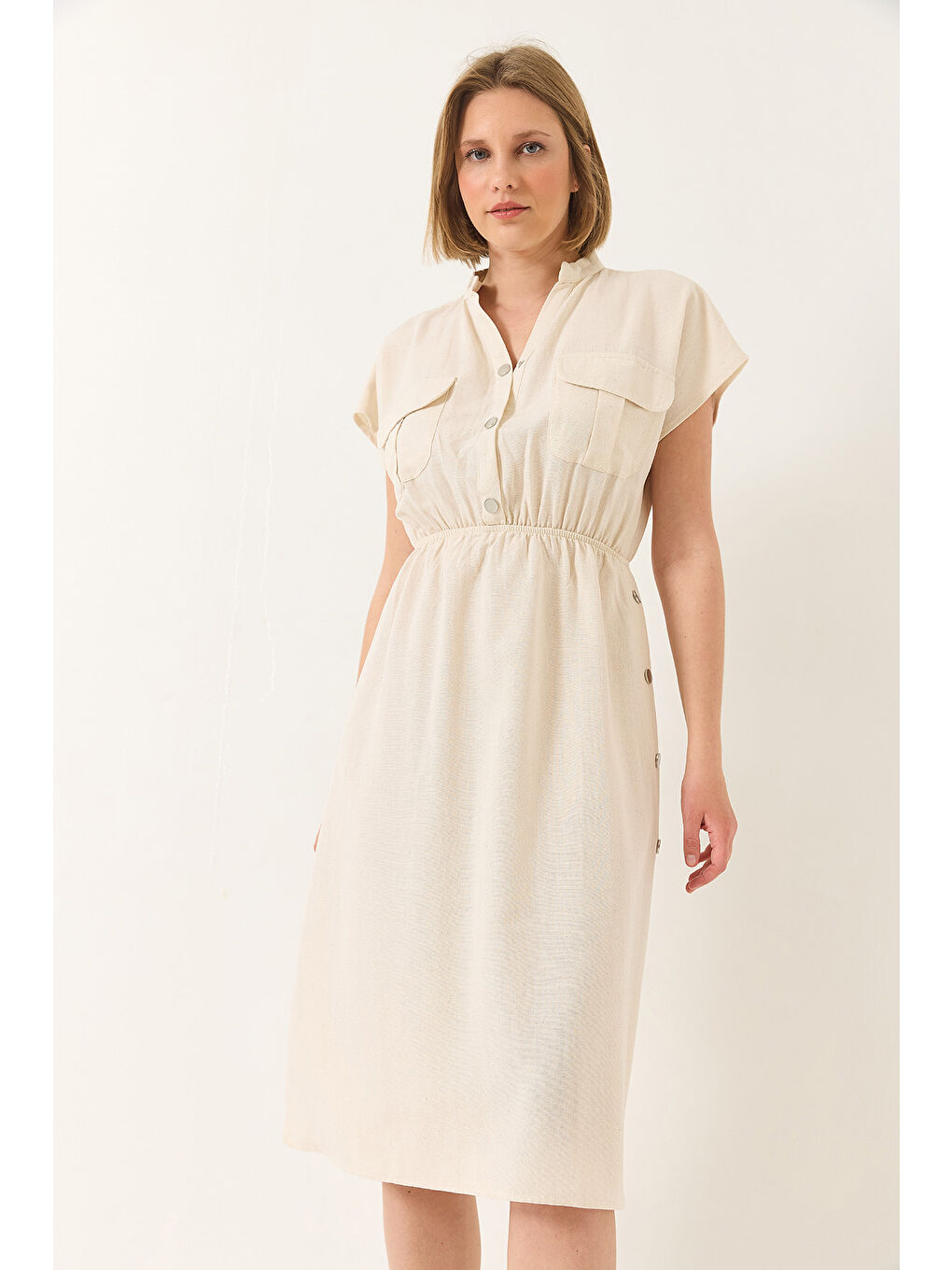 Bej Kadın Beli Lastikli Çıtçıt Detaylı Cepli Keten Elbise-2