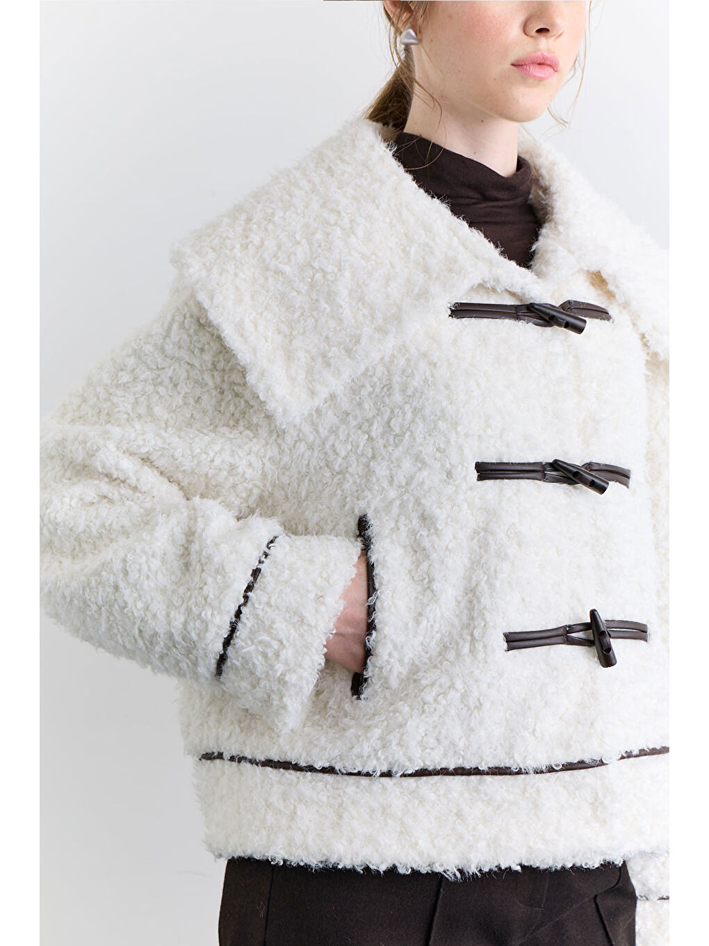 Düğmeli Kürk Kaban Ekru-2