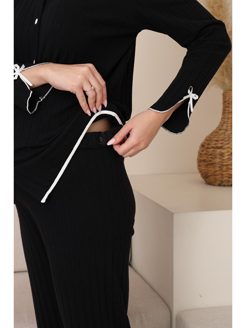 Siyah Soft Elegance Yumoş Düğmeli Ayarlanabilir Bel Lohusa Pijama Takımı-1