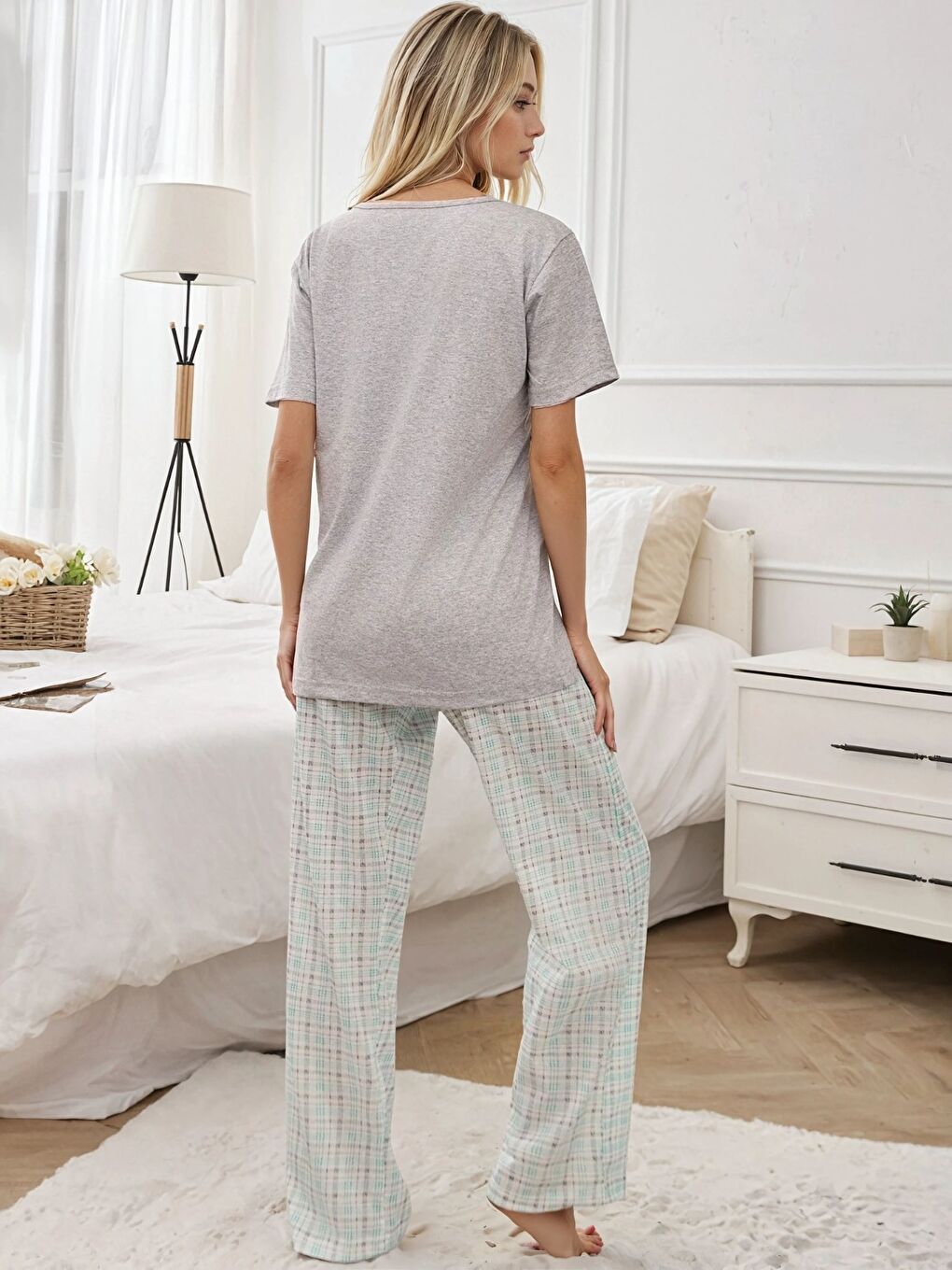 Gri Kelebek Baskılı Ekose Desen Pijama Takımı-1