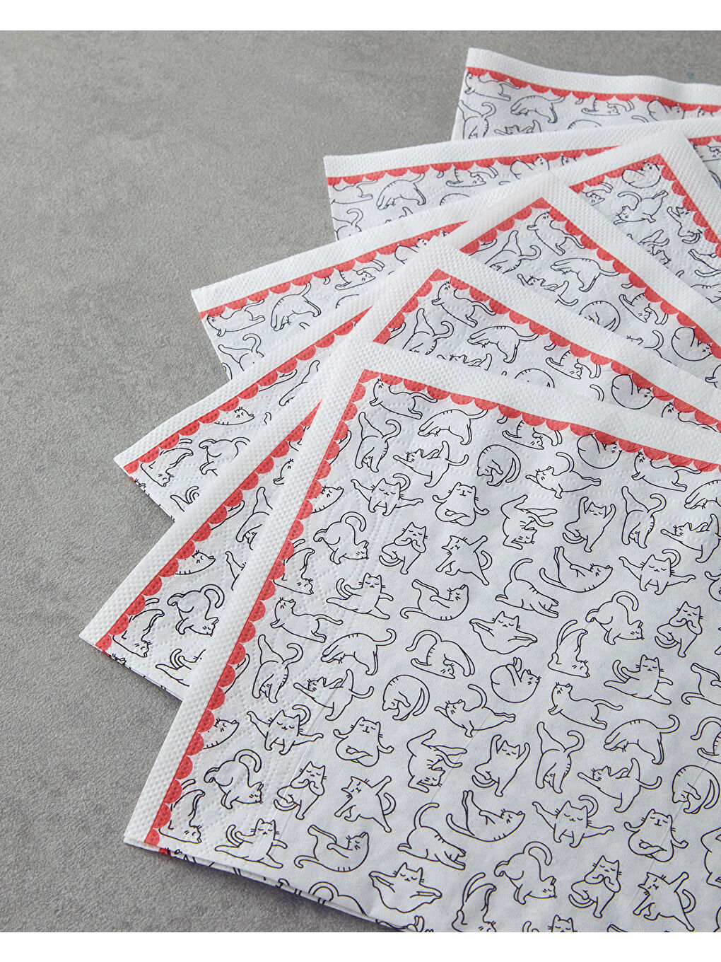 Beyaz Kittenly 20'li Kağıt Peçete 33x33 cm Renkli-1