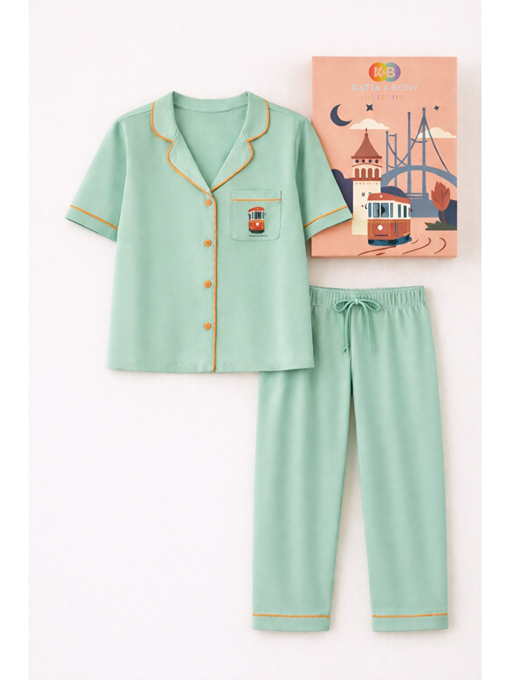 Kadın İstanbul Serisi Tren Desenli Premium Kutulu Pijama Takımı Yeşil