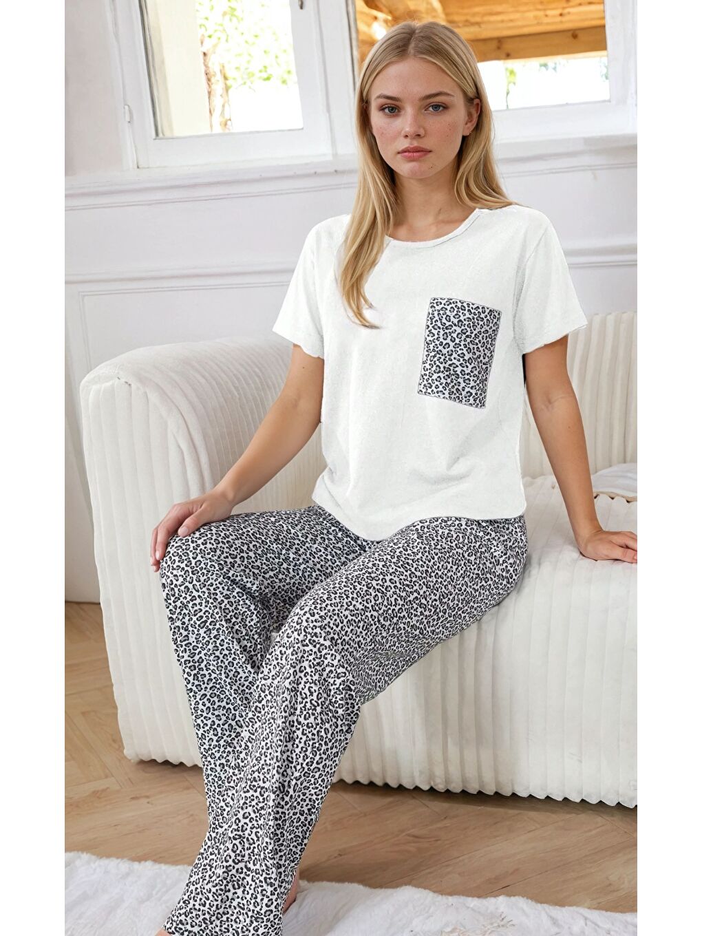 Leopar Desen Baskılı Beyaz Pijama Alt Üst Takım-1