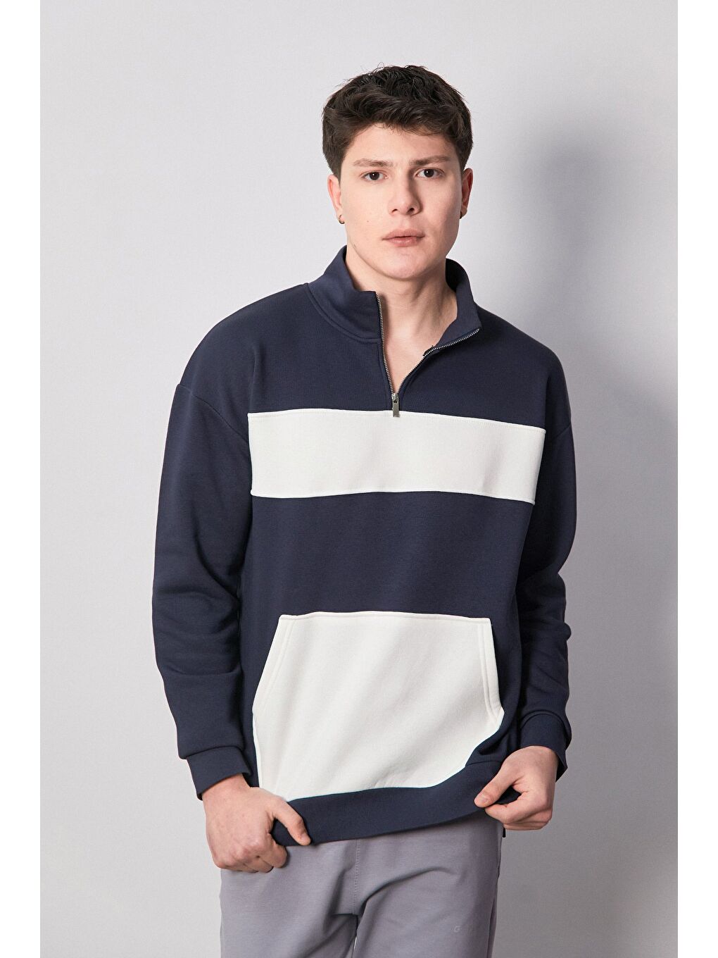 İndigo 3 İplik Renk Bloklu Yarım Fermuarlı Kanguru Cep Sweatshirt
