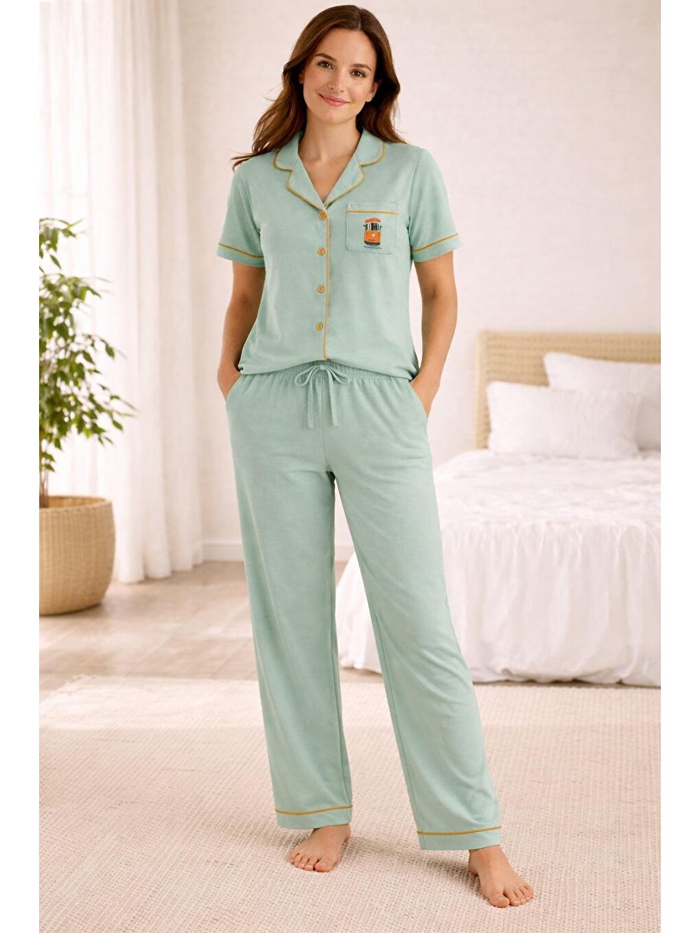Kadın İstanbul Serisi Tren Desenli Premium Kutulu Pijama Takımı Yeşil-2