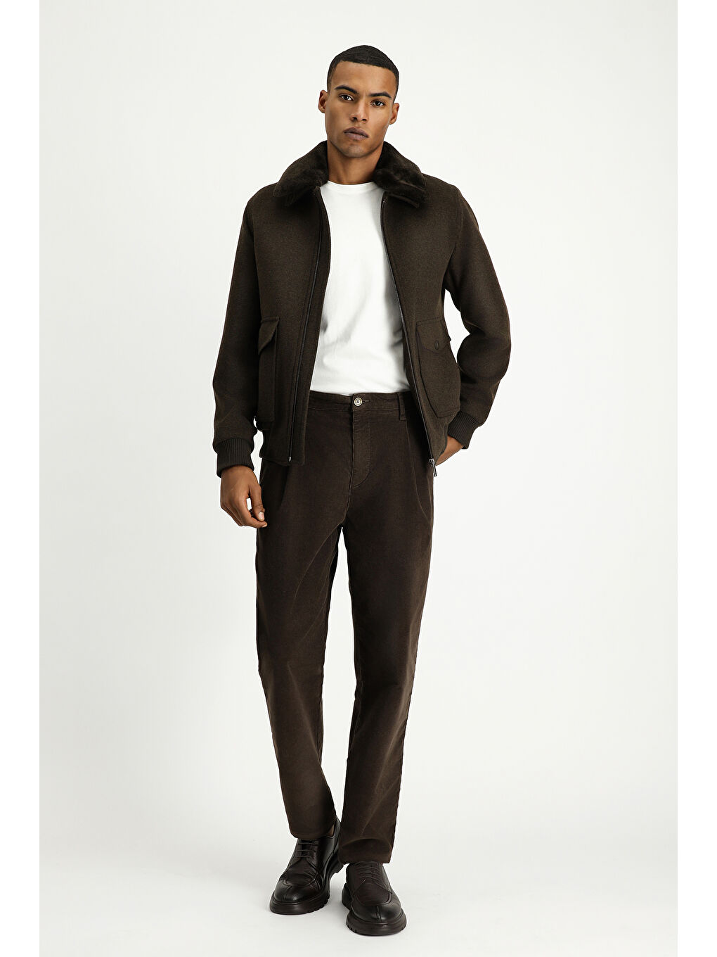 Kahverengi Regular Fit Elastanlı Pileli Kadife Pantolon-1