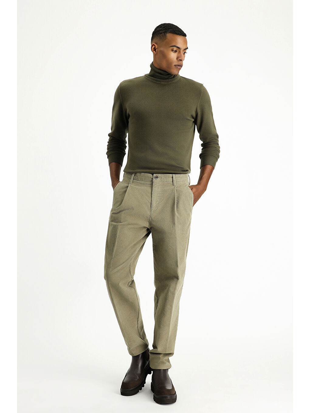 Kahverengi Regular Fit Elastanlı Pileli Kadife Pantolon-1