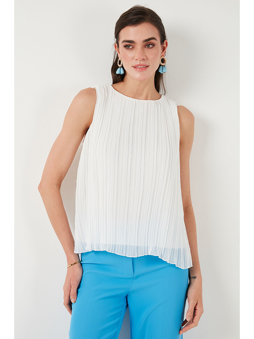 Ekru Astarlı Kalın Askılı Standart Fit Bisiklet Yaka Şifon Kadın Bluz 611Fb220-3