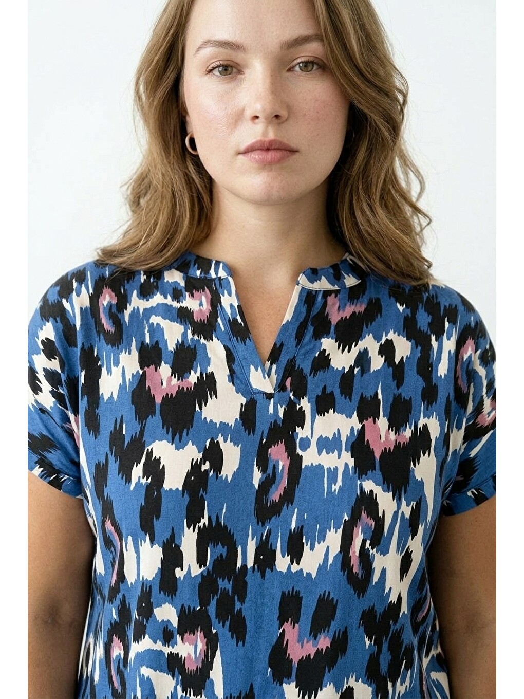Mavi Desenli Kısa Kollu T-shirt-4