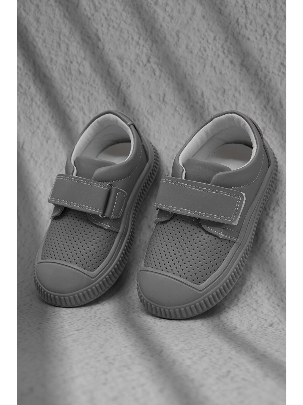 Çocuk Unisex Gri Çocuk Cırtlı Rahat Kalıp Sneaker