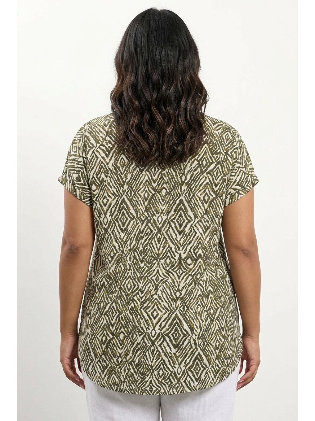 Yeşil Yaka Detaylı Kısa Kollu T-shirt-3